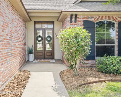 $383,000 | 102 Beethoven Drive, Broussard, LA 70592