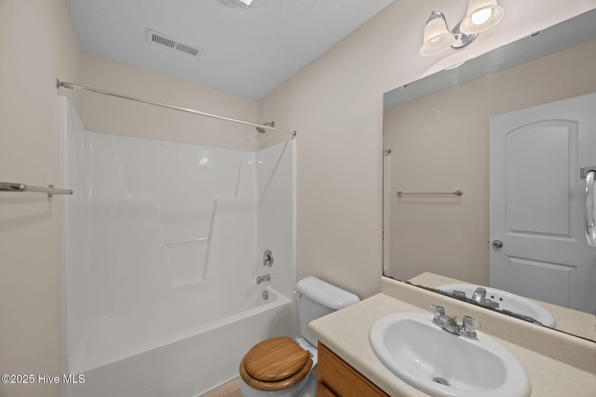 205 Fairmount Way New Bern, NC 28562 - Photo 15 of 53 15-web-or-mls-0C0A3205