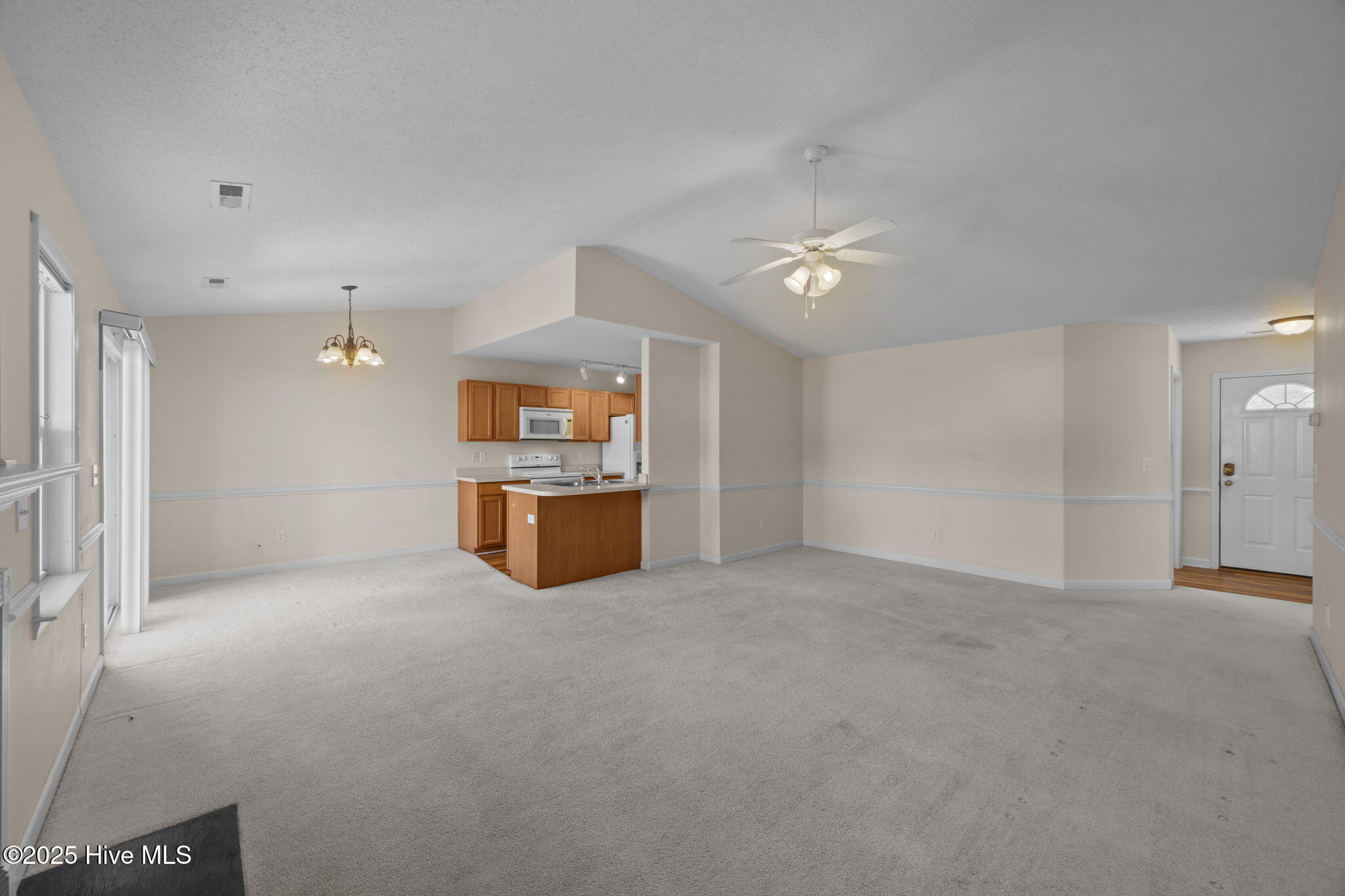 205 Fairmount Way New Bern, NC 28562 - Photo 20 of 53 20-web-or-mls-0C0A3220