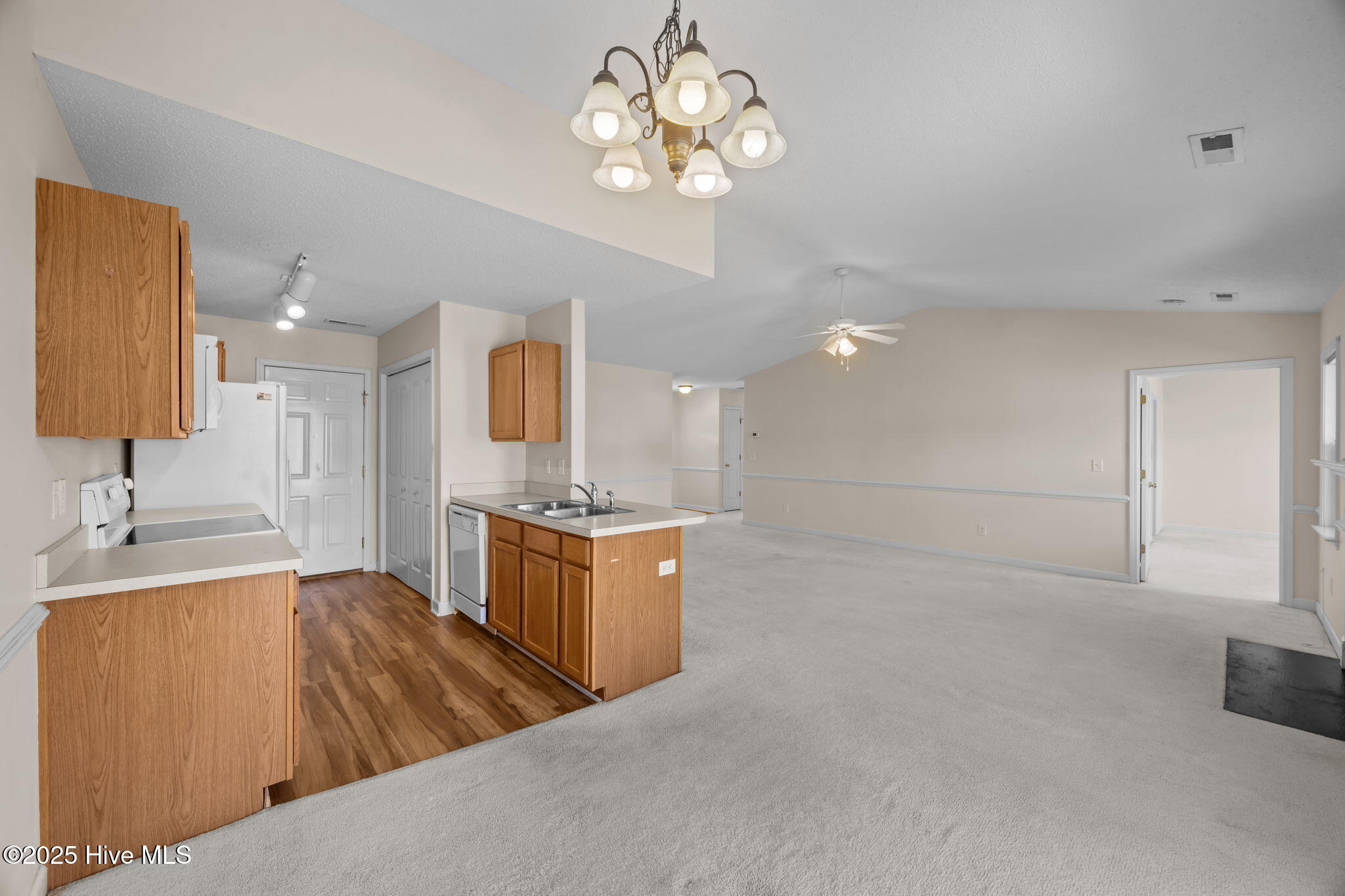205 Fairmount Way New Bern, NC 28562 - Photo 29 of 53 29-web-or-mls-0C0A3250