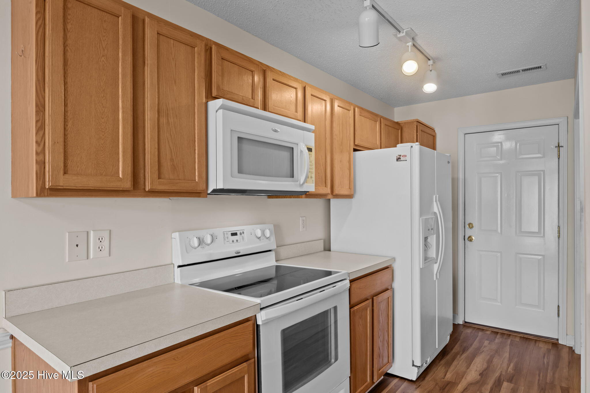 205 Fairmount Way New Bern, NC 28562 - Photo 31 of 53 31-web-or-mls-0C0A3261
