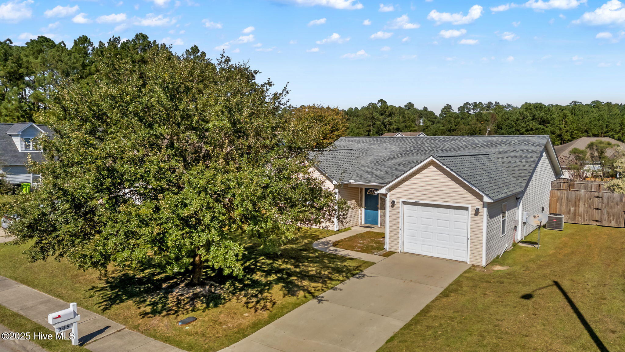 205 Fairmount Way New Bern, NC 28562 - Photo 45 of 53 45-web-or-mls-DJI_20251022140331_0001_D