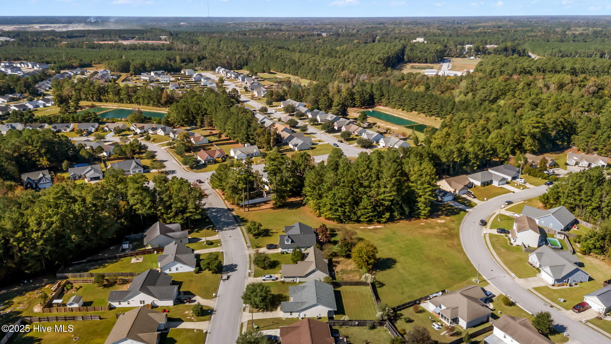 205 Fairmount Way New Bern, NC 28562 - Photo 49 of 53 49-web-or-mls-DJI_20251022140728_0006_D