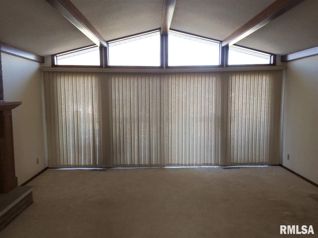 1006 Kingsbury Road Washington, IL 61571 - Photo 11 of 24 Gallery Image 11