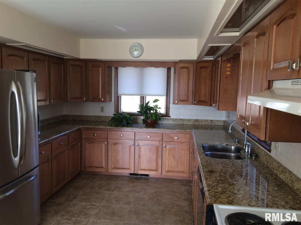 1006 Kingsbury Road Washington, IL 61571 - Photo 15 of 24 Gallery Image 15