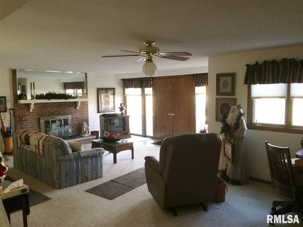1006 Kingsbury Road Washington, IL 61571 - Photo 6 of 24 Gallery Image 6