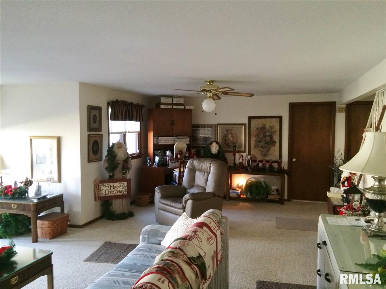 1006 Kingsbury Road Washington, IL 61571 - Photo 7 of 24 Gallery Image 7