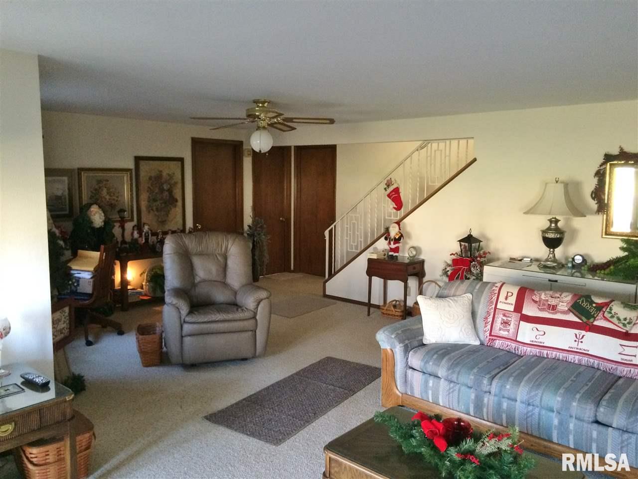 1006 Kingsbury Road Washington, IL 61571 - Photo 8 of 24 Gallery Image 8