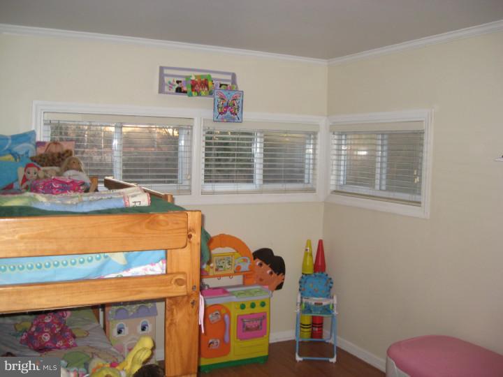25 Vineyard Road Levittown, PA 19057 - Photo 13 of 17 Bedroom 2
