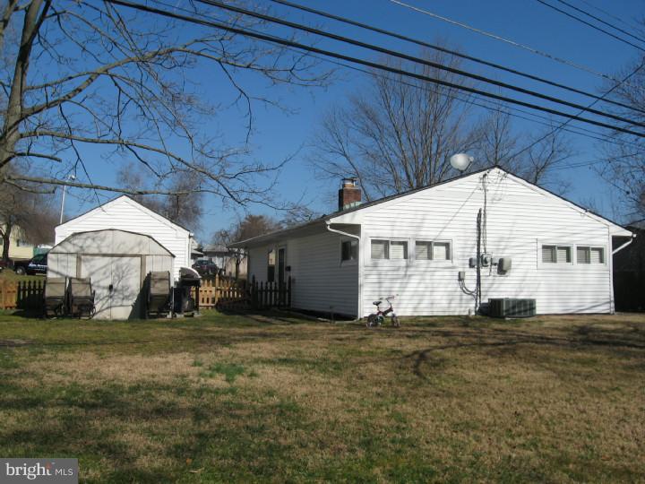 25 Vineyard Road Levittown, PA 19057 - Photo 17 of 17 Exterior Back