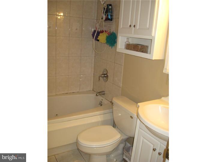 25 Vineyard Road Levittown, PA 19057 - Photo 10 of 17 Bathroom