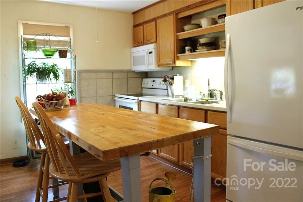 944 Pine Mountain Road Hudson, NC 28638 - Photo 11 of 38 Gallery Image 11
