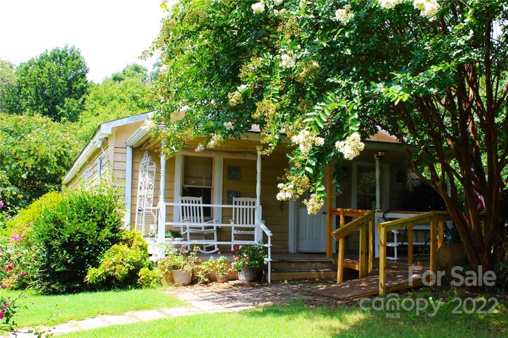 944 Pine Mountain Road Hudson, NC 28638 - Photo 4 of 38 Gallery Image 4