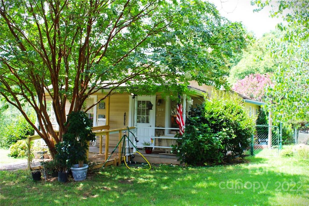 944 Pine Mountain Road Hudson, NC 28638 - Photo 5 of 38 Gallery Image 5