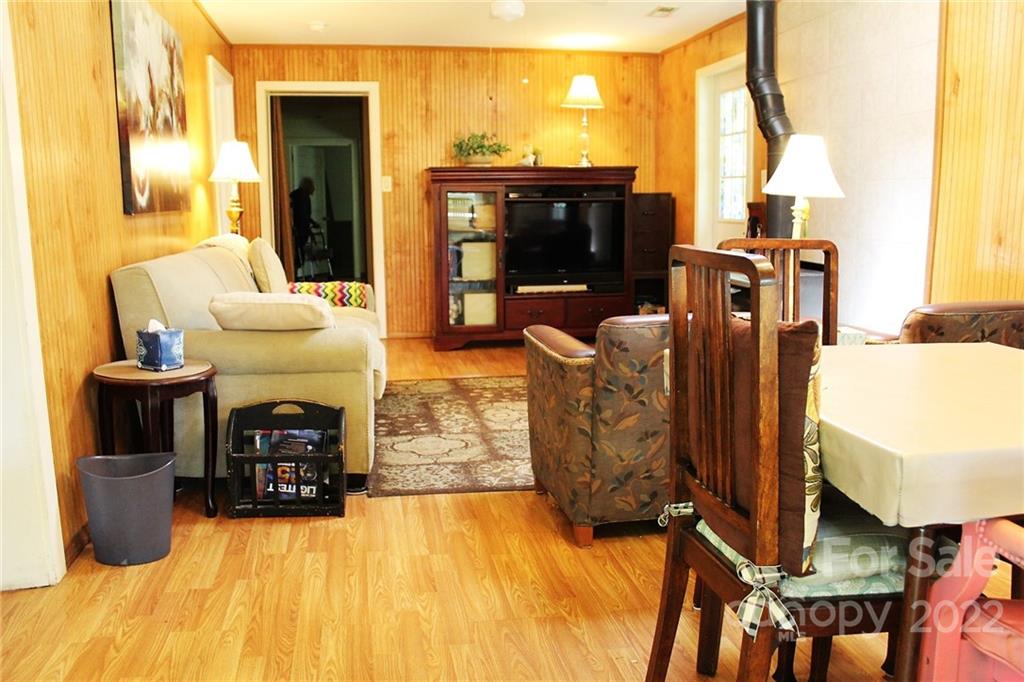 944 Pine Mountain Road Hudson, NC 28638 - Photo 8 of 38 Gallery Image 8