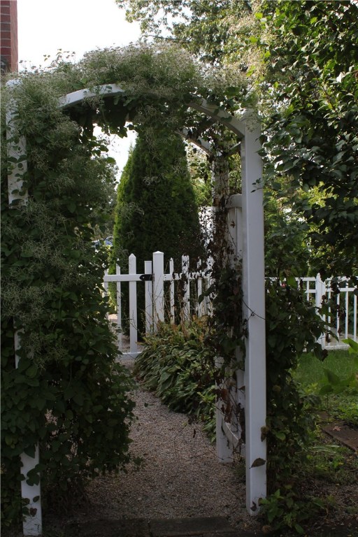 69 West Blue Ridge Road Cranston, RI 02920 - Photo 3 of 22 Gallery Image 3