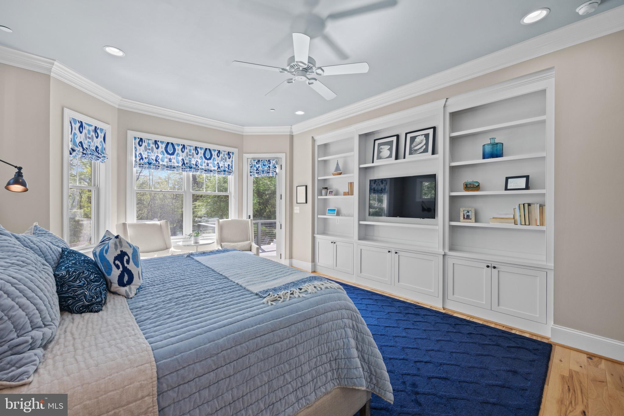 71 Wallace Manor Road Edgewater, MD 21037 - Photo 20 of 49 Primary bedroom with built-ins