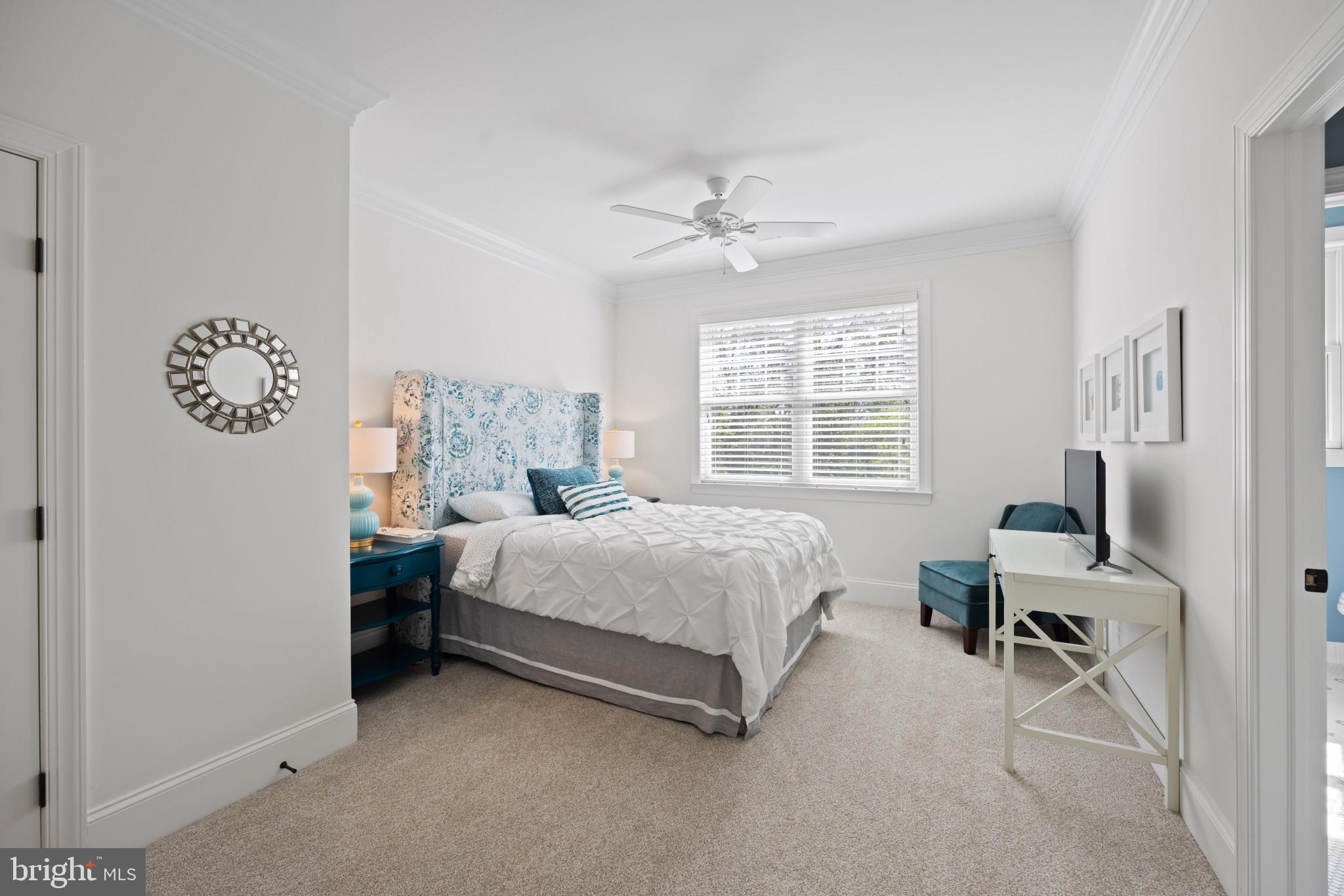 71 Wallace Manor Road Edgewater, MD 21037 - Photo 26 of 49 Upper level bedroom with shared bath