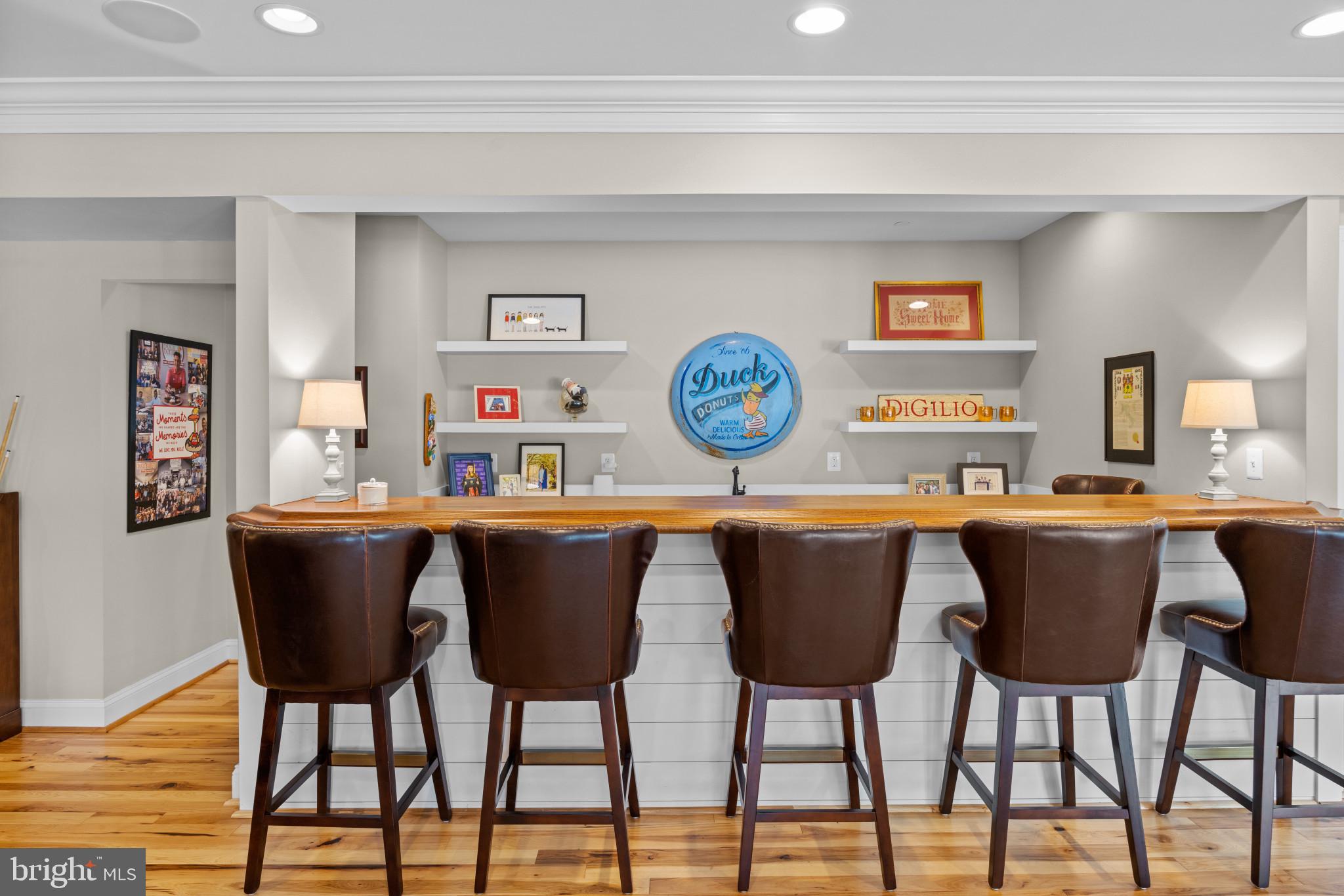 71 Wallace Manor Road Edgewater, MD 21037 - Photo 34 of 49 Wet bar with seating