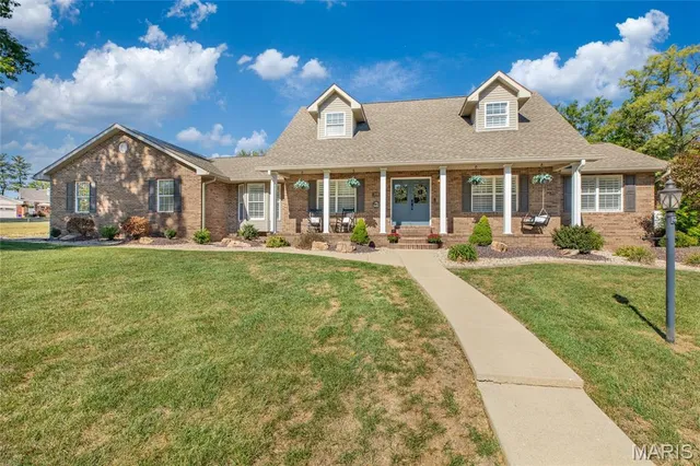 $476,000 | 1906 Arrowhead Lane, Godfrey, IL 62035