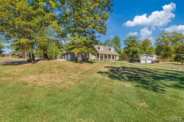 $476,000 | 1906 Arrowhead Lane, Godfrey, IL 62035