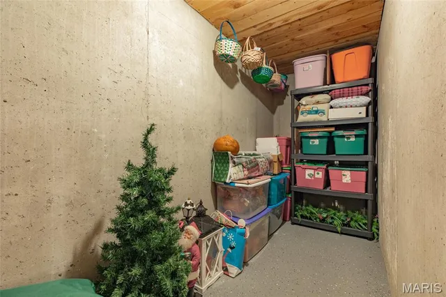 $476,000 | 1906 Arrowhead Lane, Godfrey, IL 62035