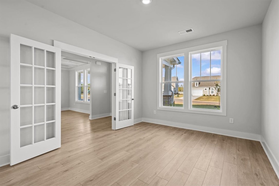 305 Pagosa Court Seneca, SC 29678 - Photo 7 of 42