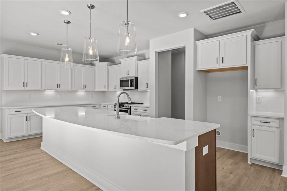 305 Pagosa Court Seneca, SC 29678 - Photo 9 of 42