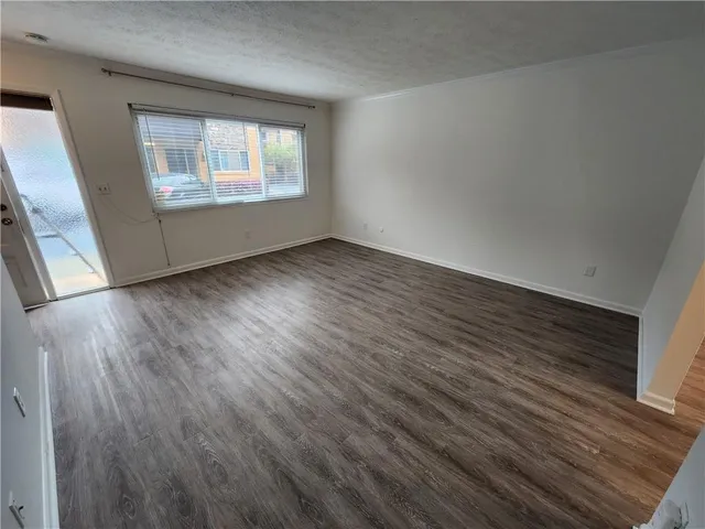 $1,595 | 120 Biscayne Drive Northwest, Unit C5, Atlanta, GA 30309