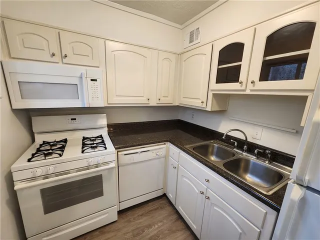 $1,595 | 120 Biscayne Drive Northwest, Unit C5, Atlanta, GA 30309