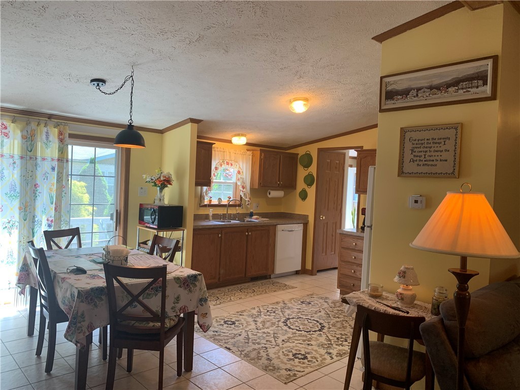 13 King Philip Road Coventry, RI 02816 - Photo 9 of 20 Gallery Image 9