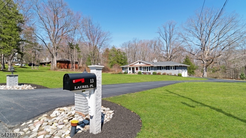 13 Laurel Place Chester, NJ 07930 - Photo 2 of 45