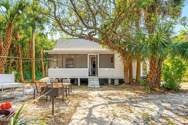 $1,650 | 1365 Pineapple Avenue, Unit N, Melbourne, FL 32935