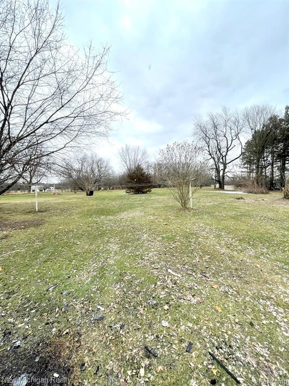 4060 Center Road Flint, MI 48506 - Photo 4 of 27