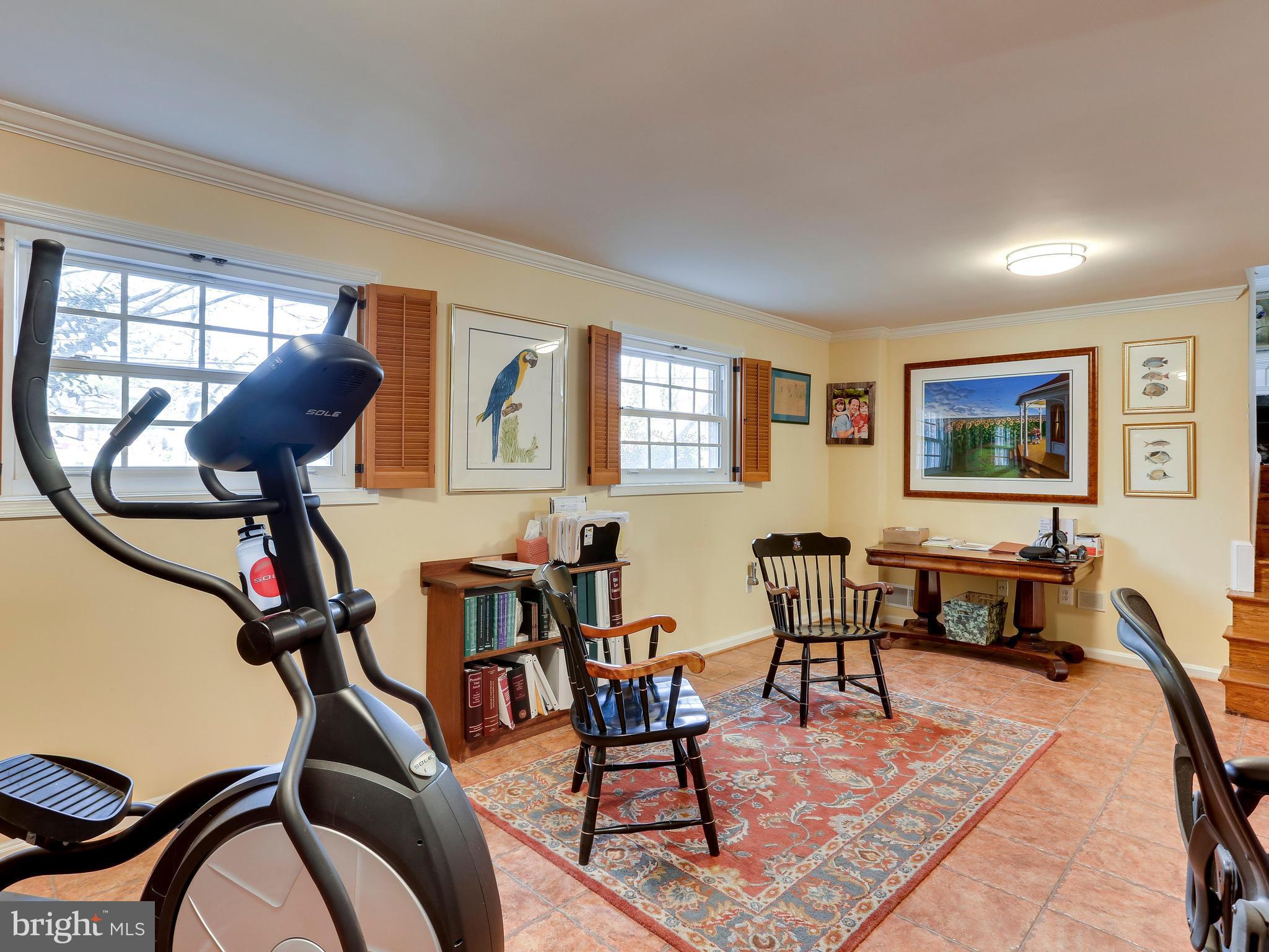 7905 Beech Tree Road Bethesda, MD 20817 - Photo 20 of 25 Family Room