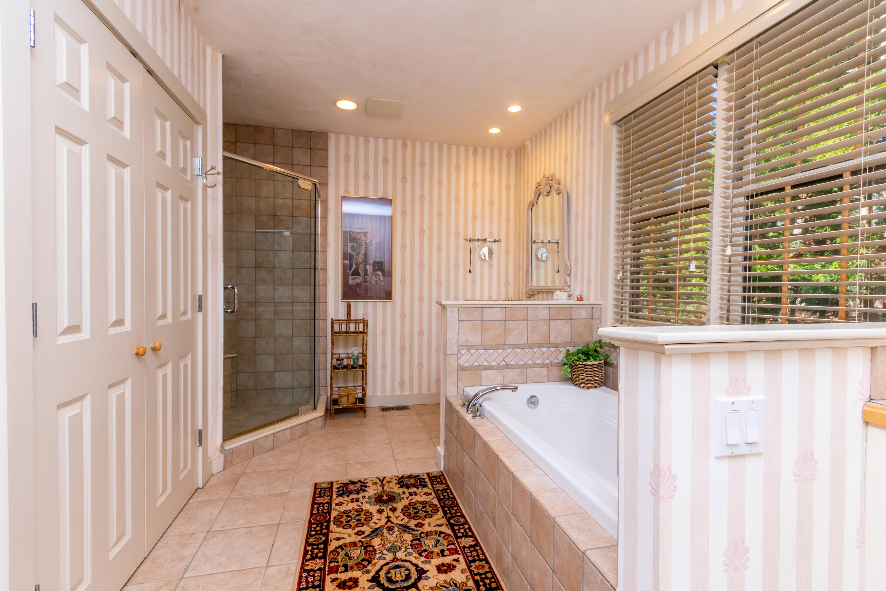 186 Cairn Ridge Road East Falmouth, MA 02536 - Photo 23 of 49 Master bath with soaking tub