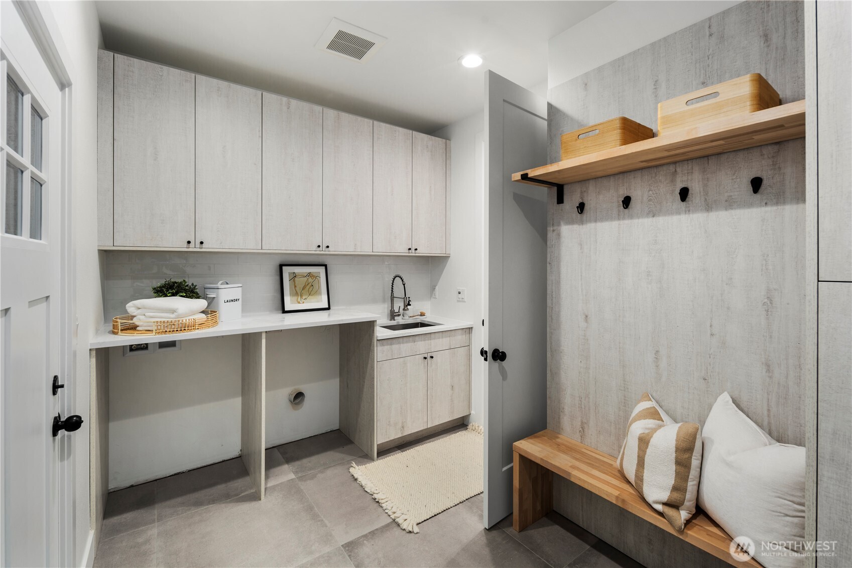 961 Larkspur Loop Cle Elum, WA 98922 - Photo 26 of 40 a kitchen with a sink and cabinets