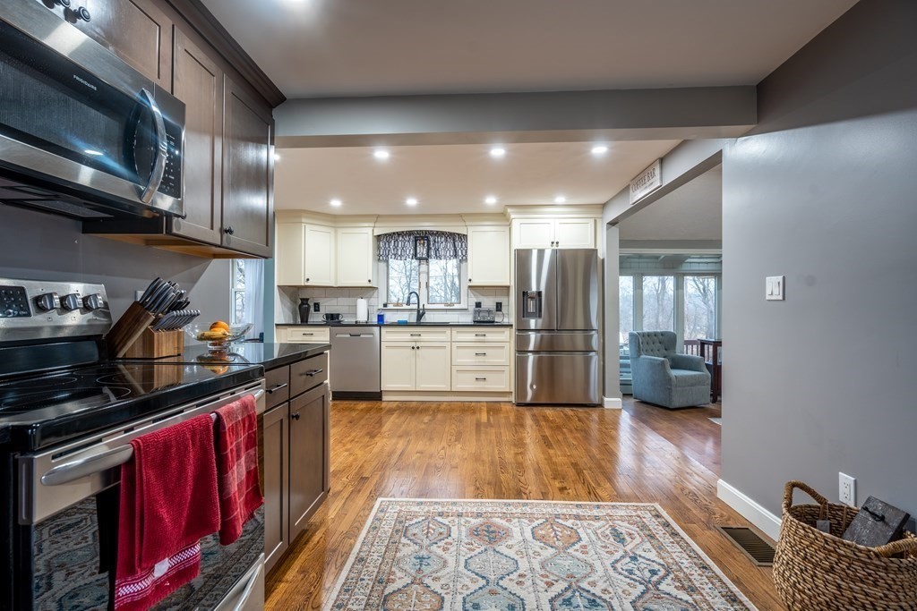 24 Grandview Road Danvers, MA 01923 - Photo 12 of 35