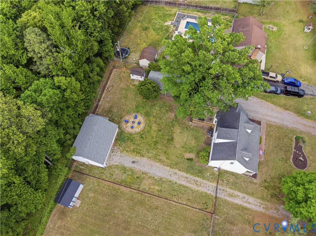 20108 Eugene Drive Sutherland, VA 23885 - Photo 35 of 41 an aerial view of a house with a garden
