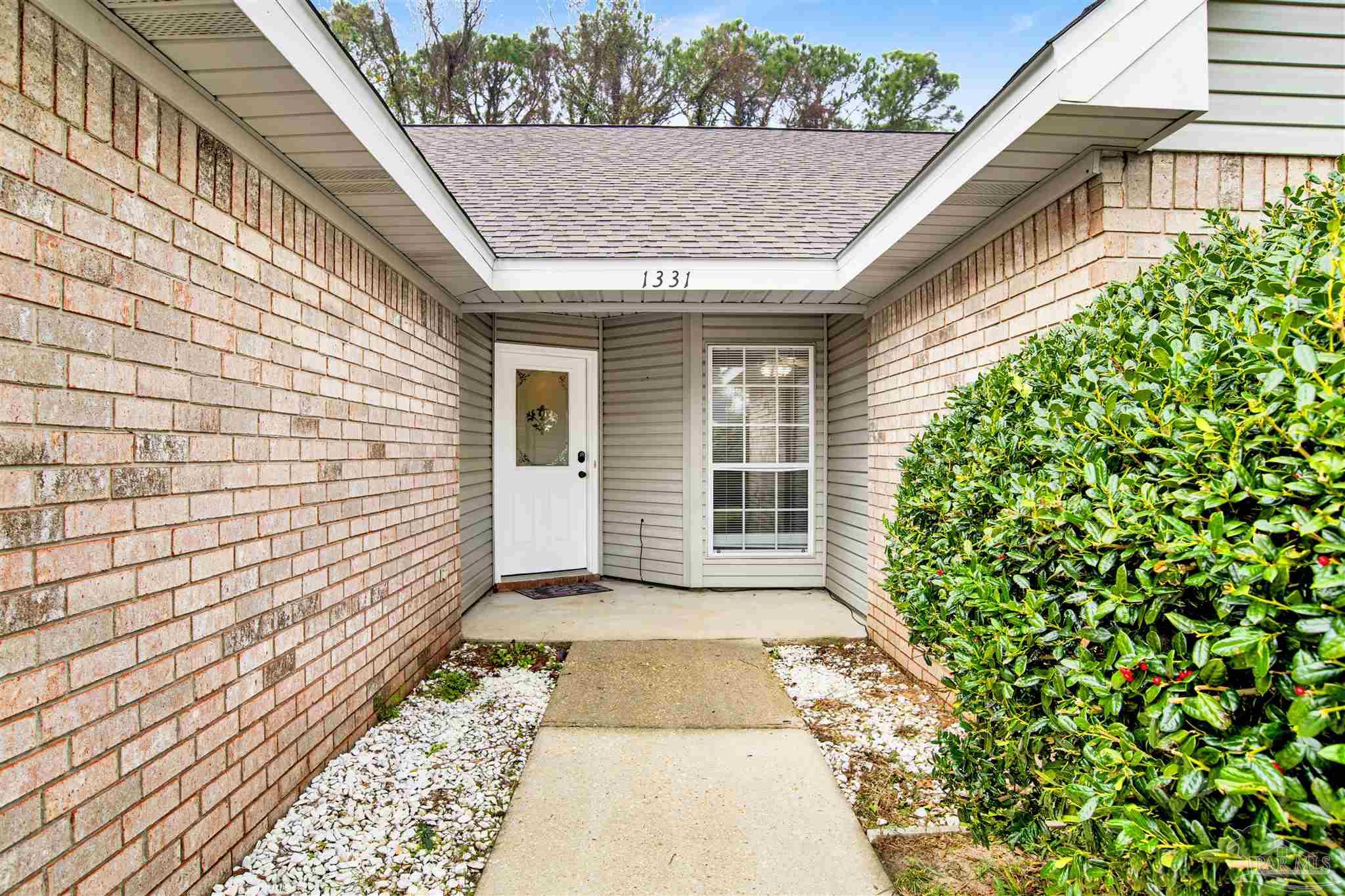 1331 Sterling Point Drive Gulf Breeze, FL 32563 - Photo 2 of 31