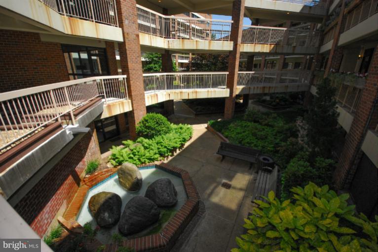 1951 Sagewood Lane, Unit 507 Reston, VA 20191 - Photo 11 of 17 Community