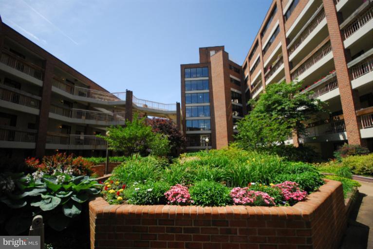 1951 Sagewood Lane, Unit 507 Reston, VA 20191 - Photo 16 of 17 Community