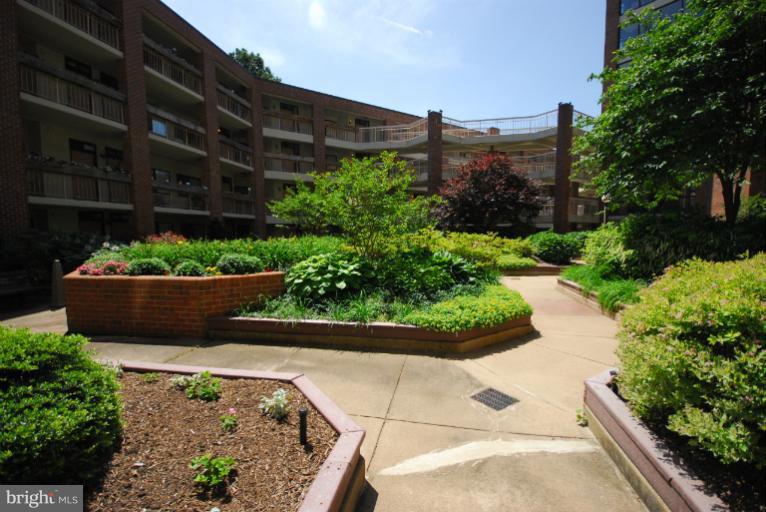 1951 Sagewood Lane, Unit 507 Reston, VA 20191 - Photo 3 of 17 Community