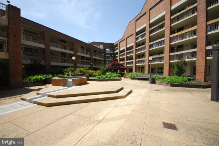 1951 Sagewood Lane, Unit 507 Reston, VA 20191 - Photo 5 of 17 Community