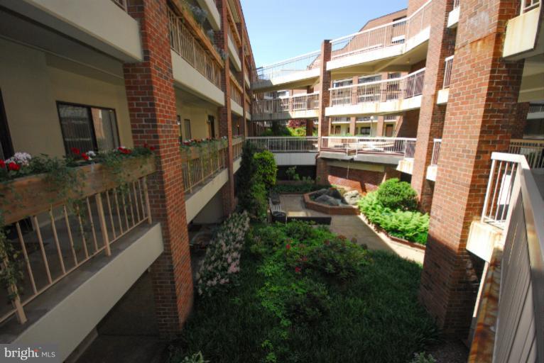 1951 Sagewood Lane, Unit 507 Reston, VA 20191 - Photo 8 of 17 Community