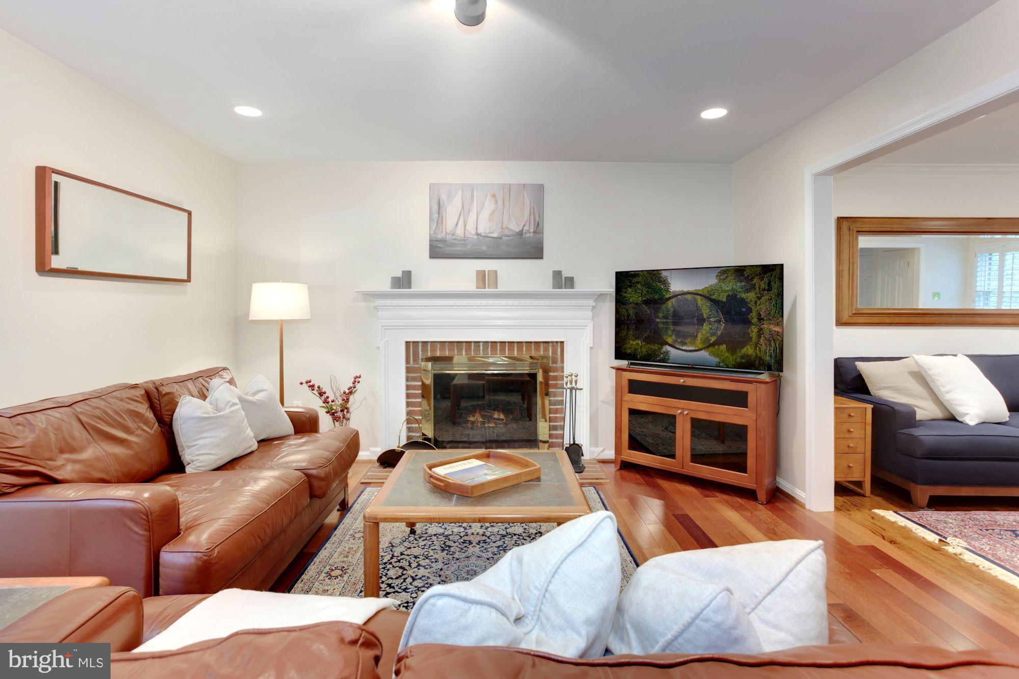 6663 Ridgeway Drive Springfield, VA 22150 - Photo 11 of 49 Main - family room