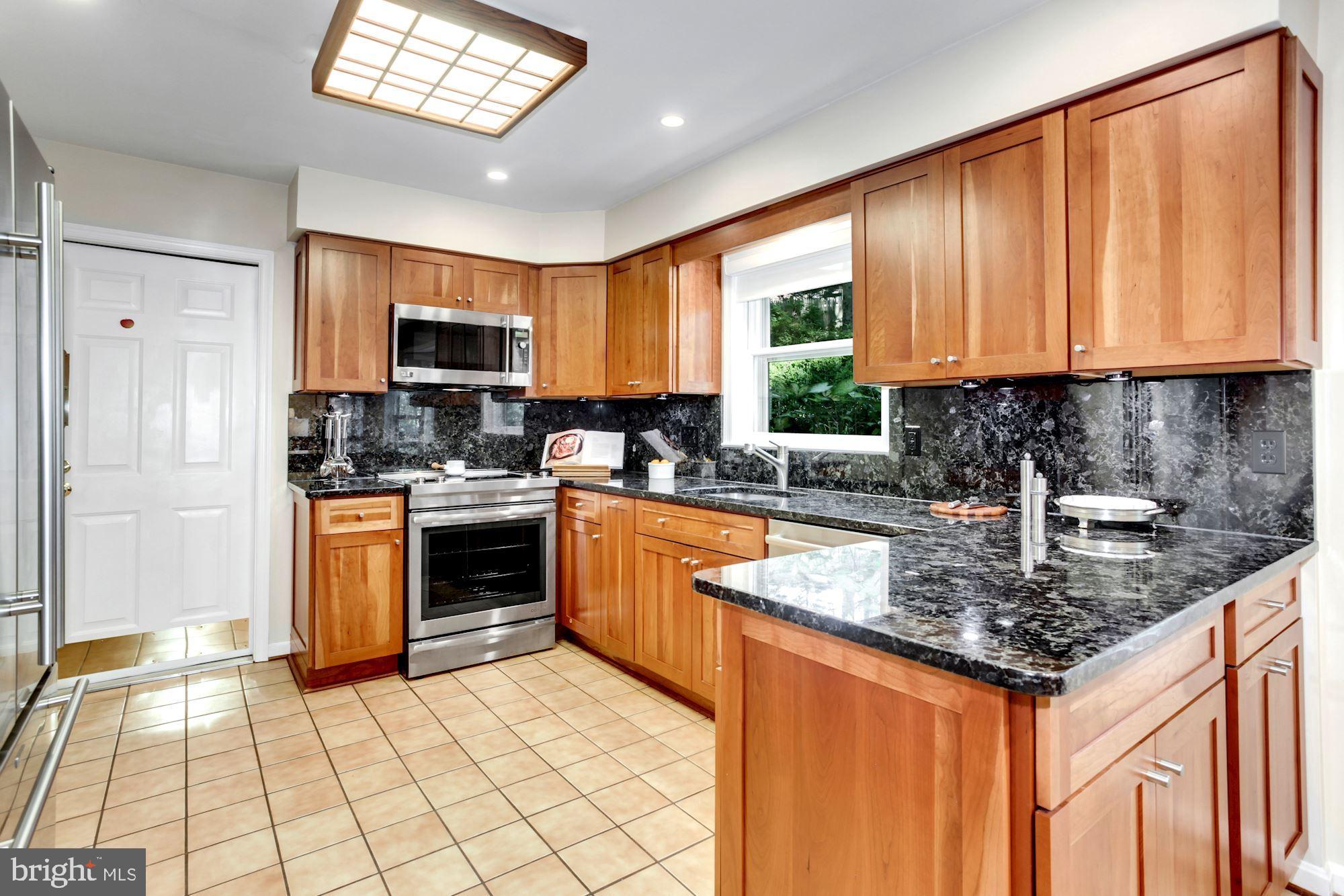 6663 Ridgeway Drive Springfield, VA 22150 - Photo 15 of 49 Main - kitchen