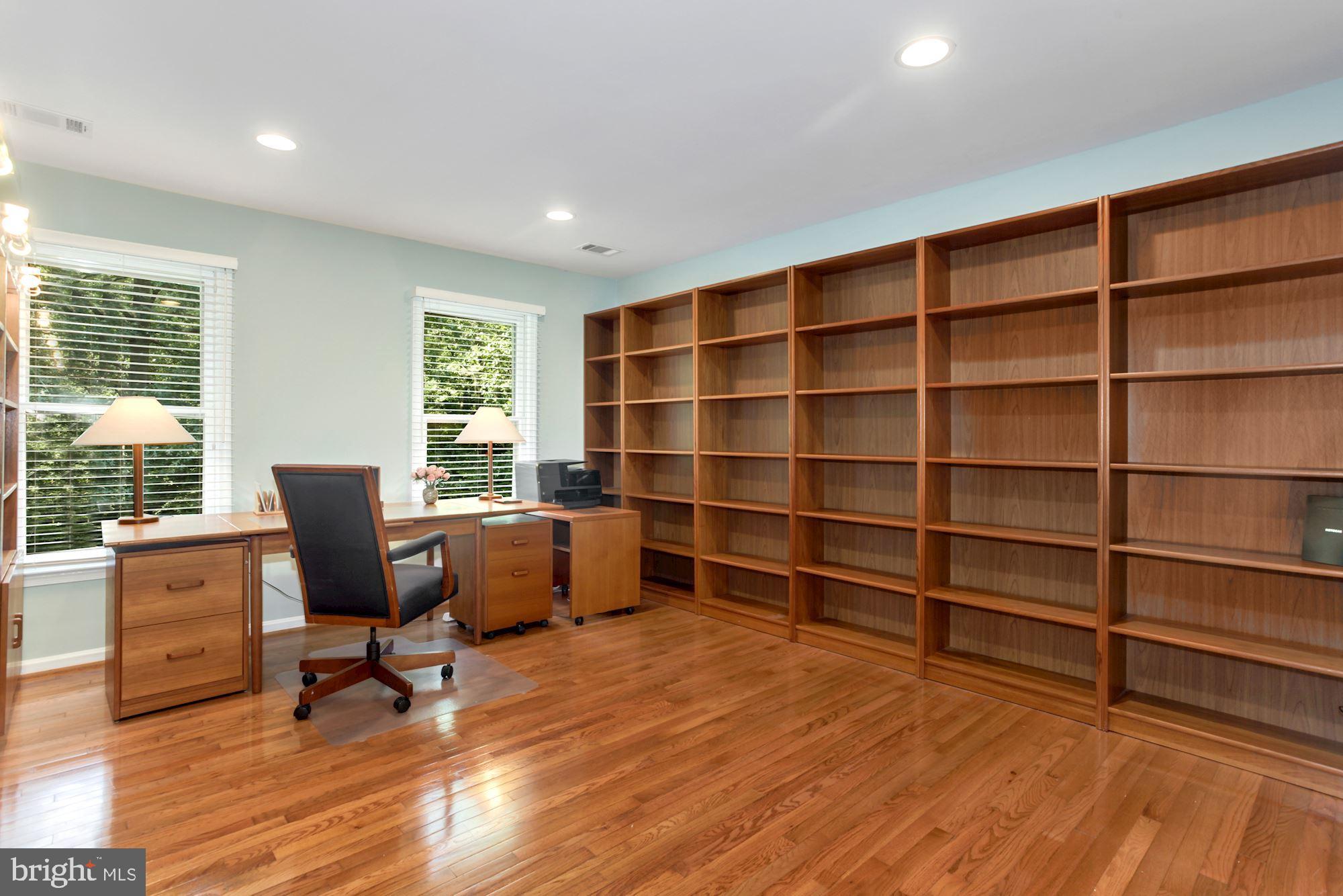 6663 Ridgeway Drive Springfield, VA 22150 - Photo 25 of 49 Upper - bedroom 3 (currently used as an office)