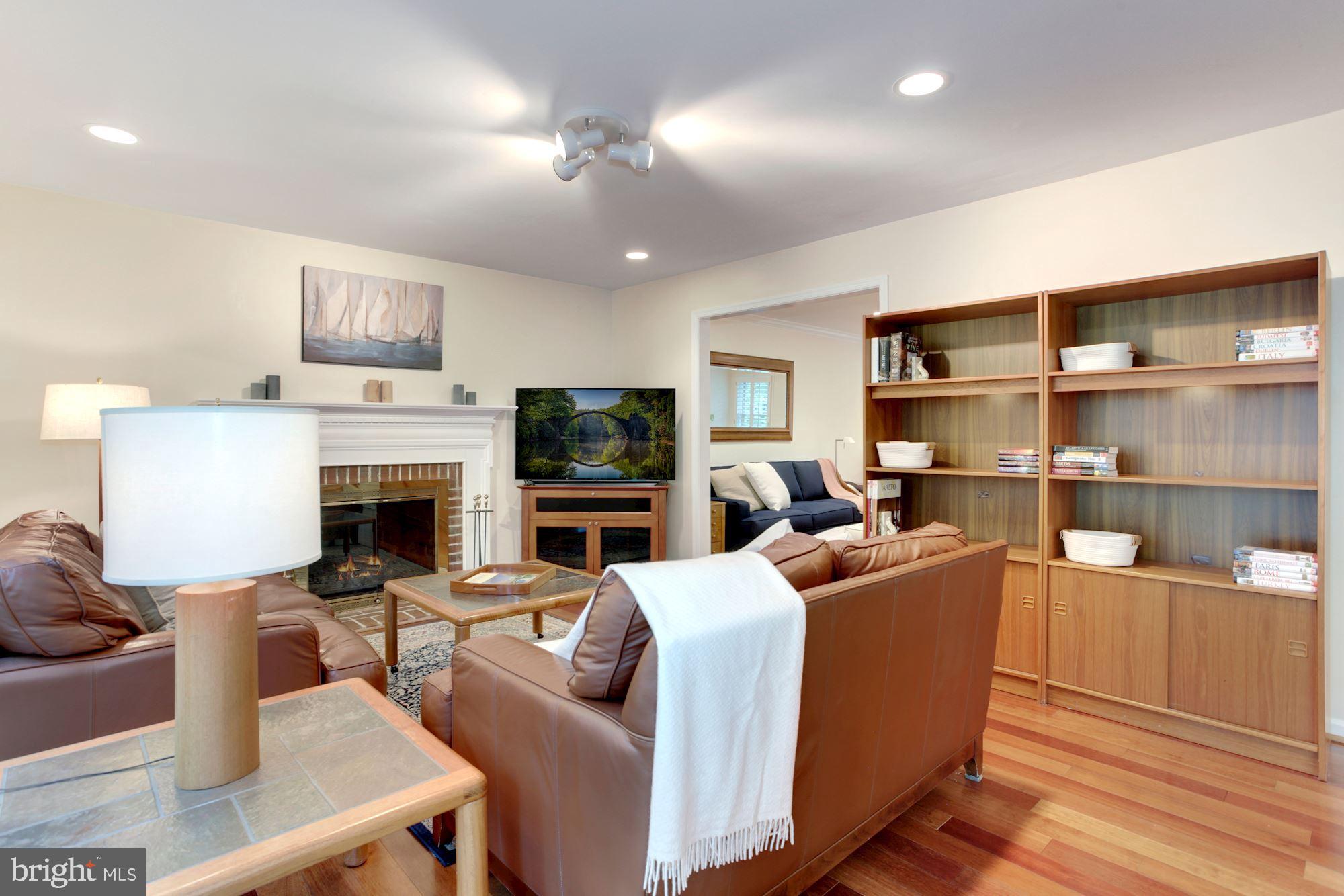 6663 Ridgeway Drive Springfield, VA 22150 - Photo 10 of 49 Main - family room