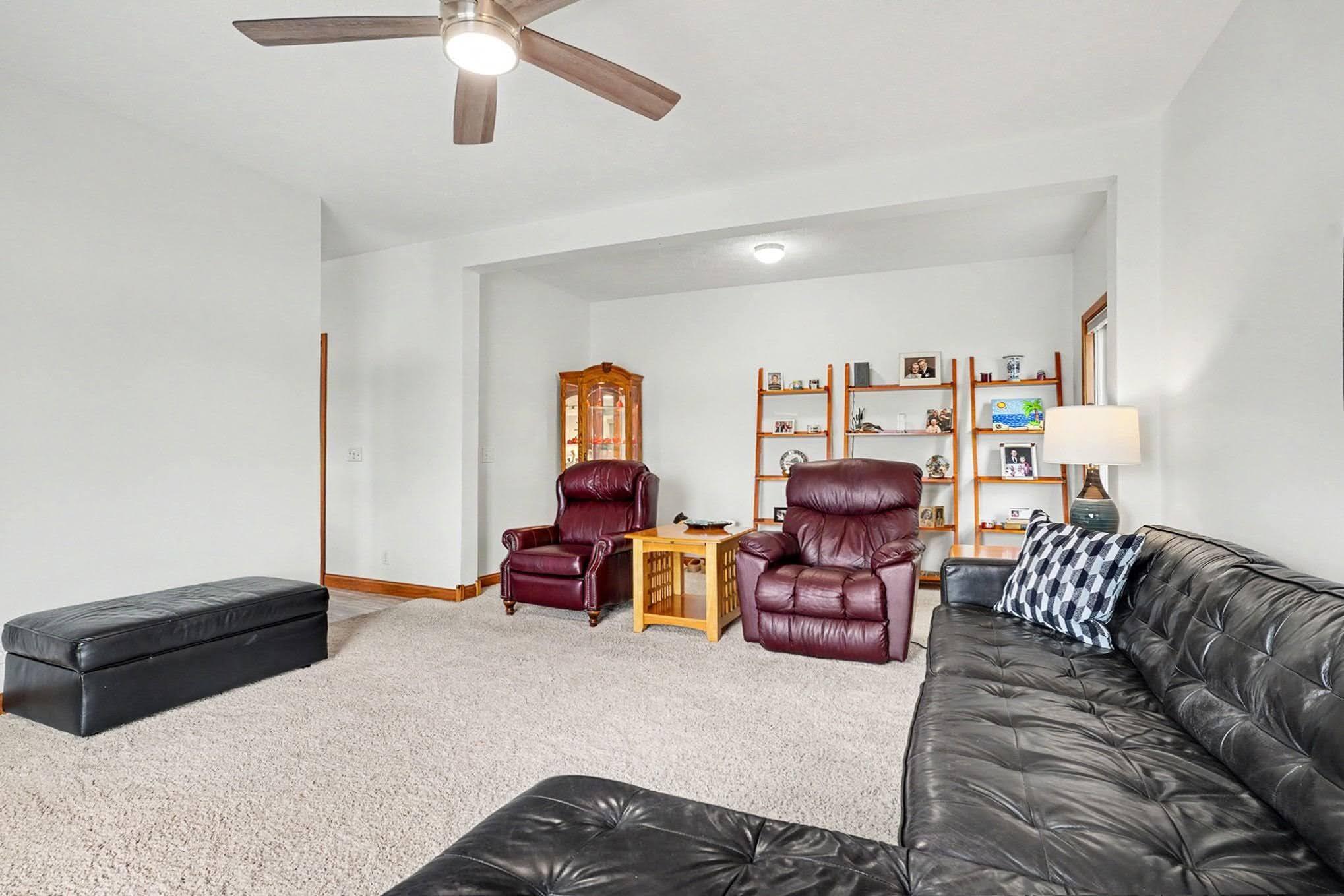 86640 60th Street Decatur, MI 49045 - Photo 10 of 60 LIVING ROOM